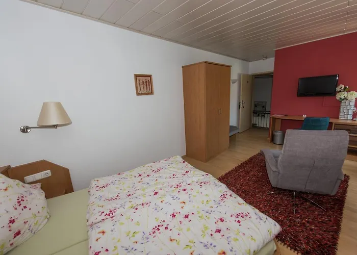 Гостевой дом Gaestehaus Schmitt Appenheim